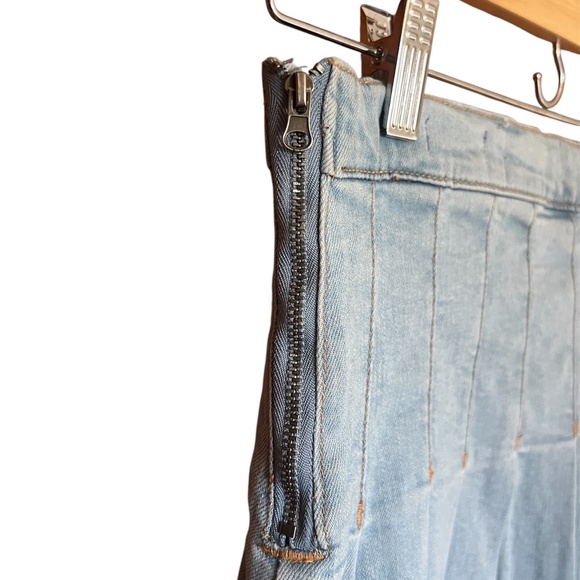 Y2K Schoolgirl Britneycore Pleated Denim Mini Skirt Size Small - Picture 4 of 4